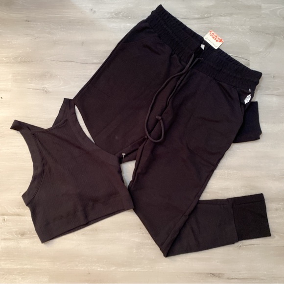 Free People Set - Picture 2 of 3